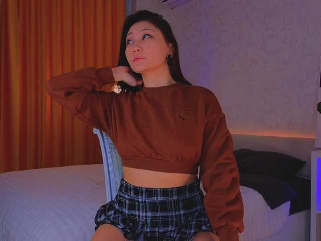 RenaWong's BongaCams show and profile