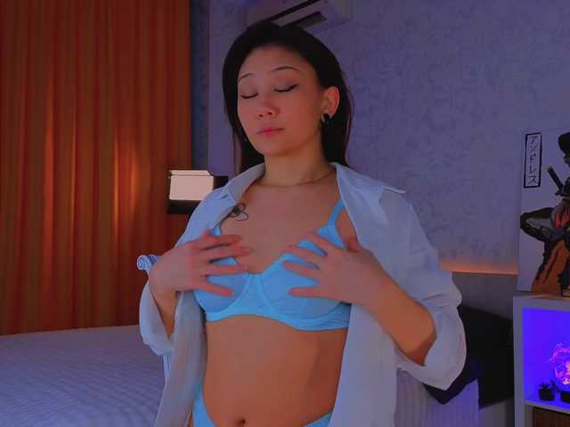 RenaWong's BongaCams show and profile