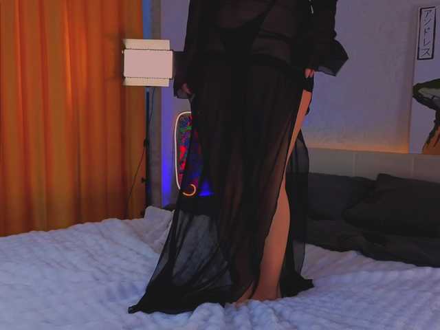 RenaWong's BongaCams show and profile