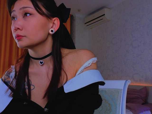 RenaWong's BongaCams show and profile