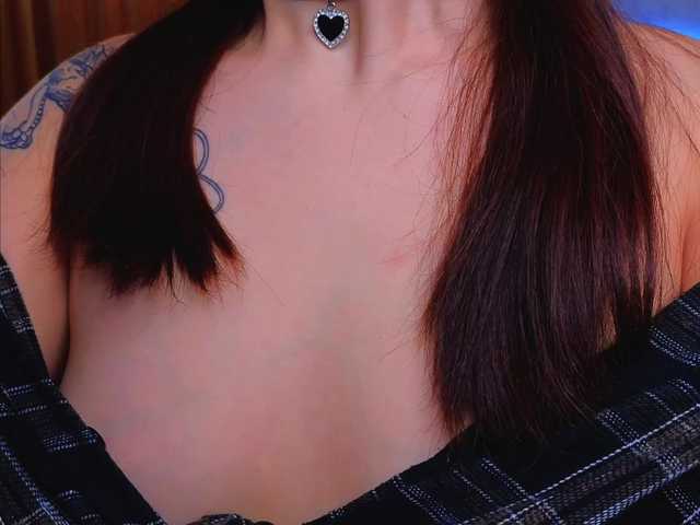 RenaWong's BongaCams show and profile