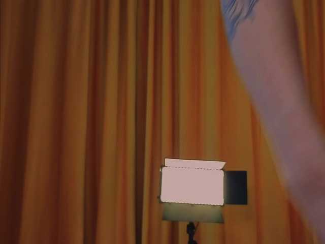 RenaWong's BongaCams show and profile