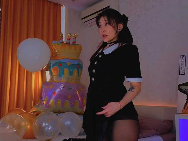 RenaWong's BongaCams show and profile