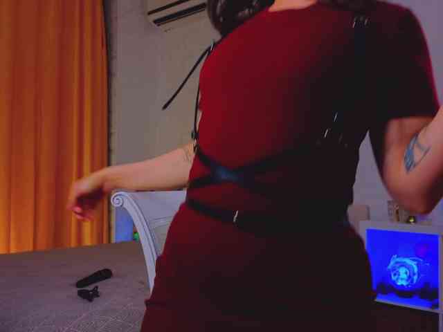 strip chatroom RenaWong