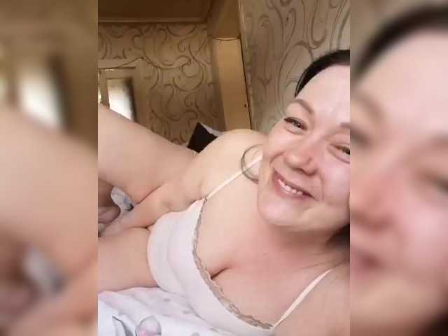 Klassnaya-1's BongaCams show and profile