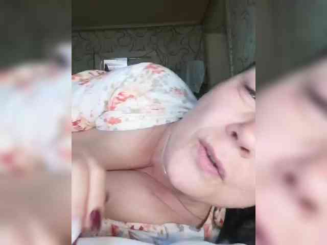 Klassnaya-1 Live Webcam on BongaCams