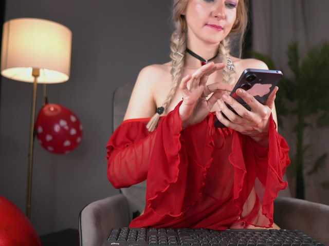 SerenaGrant's BongaCams show and profile