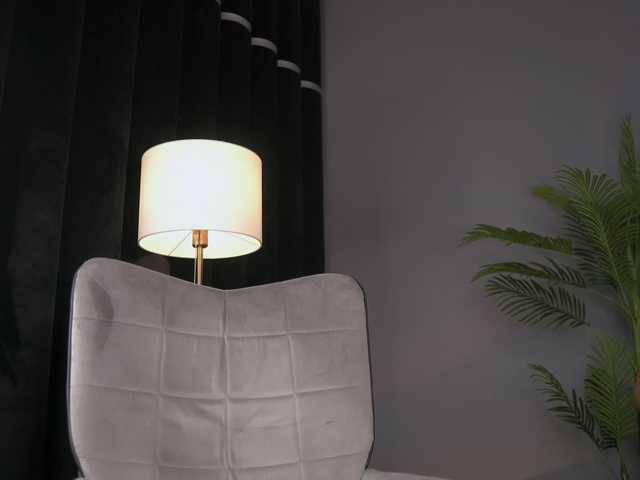 SerenaGrant's BongaCams show and profile