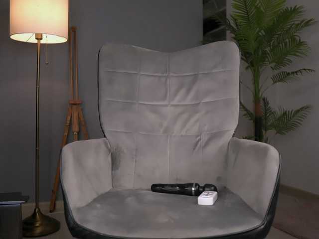 SerenaGrant's BongaCams show and profile