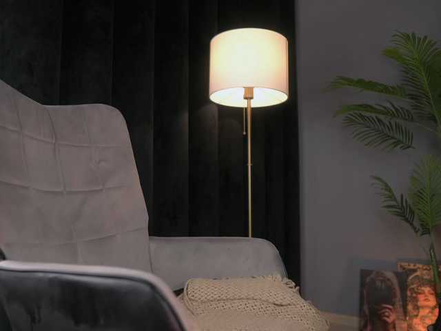 SerenaGrant's BongaCams show and profile