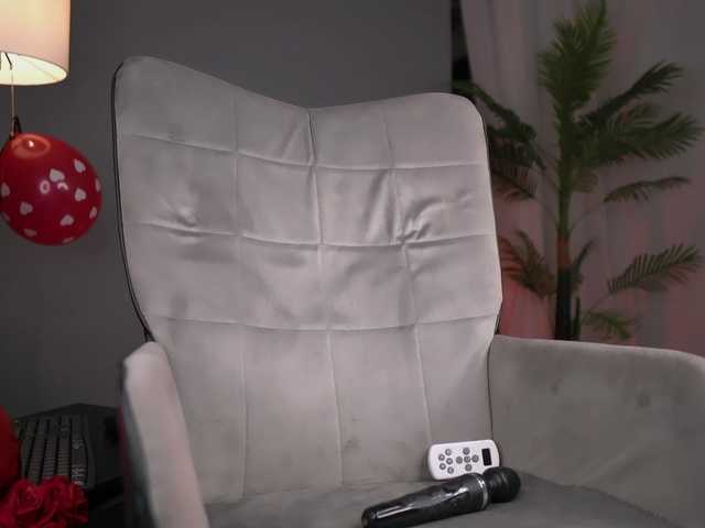 SerenaGrant's BongaCams show and profile