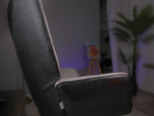 SerenaGrant's BongaCams show and profile