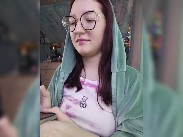 Rosia-Guess's BongaCams show and profile