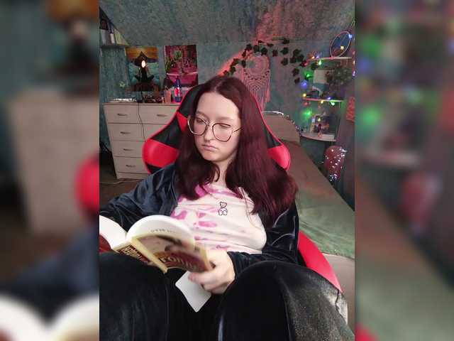 Rosia-Guess's BongaCams show and profile