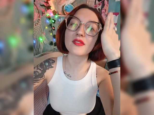 Rosia-Guess's BongaCams show and profile