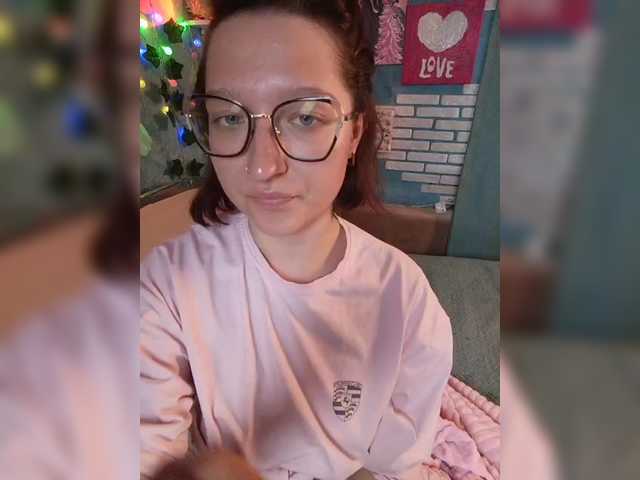 Rosia-Guess's BongaCams show and profile