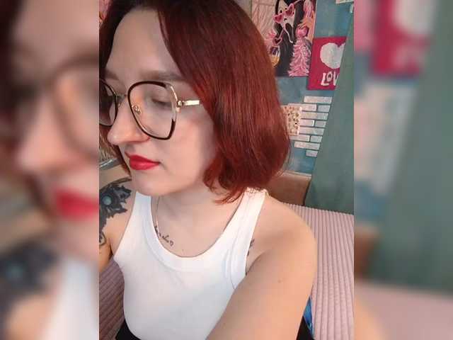 Rosia-Guess's BongaCams show and profile