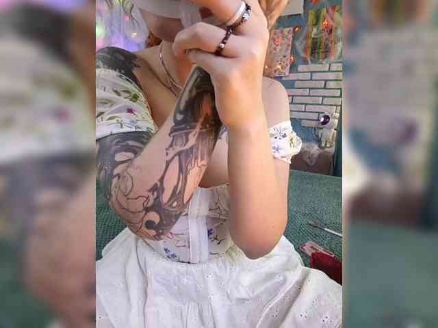 Mari_Gold webcam