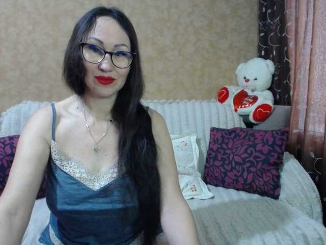 MilfBrunet's BongaCams show and profile