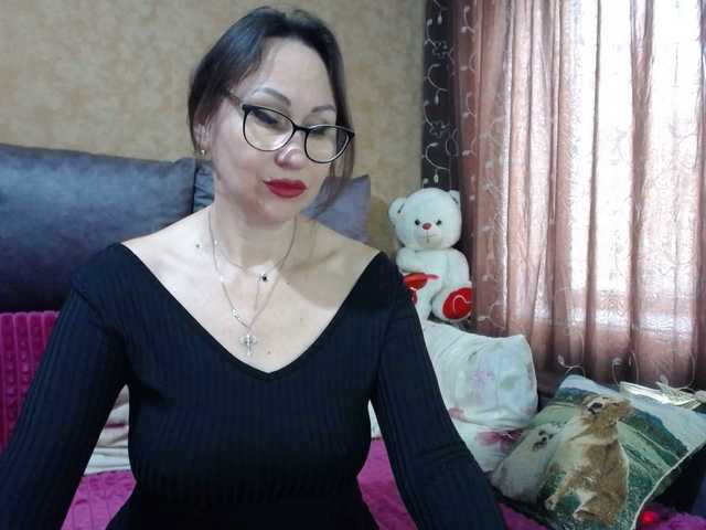 MilfBrunet's BongaCams show and profile