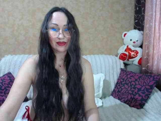 MilfBrunet webcam