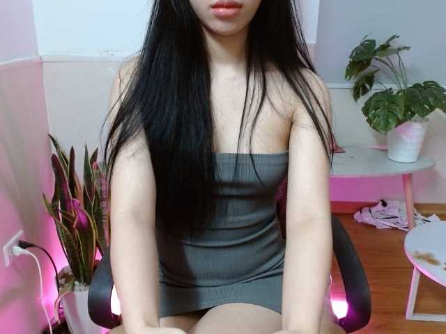 kitty-Yummy webcam bongacams model stream image