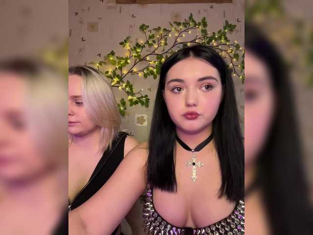 BellaAndAlice's BongaCams show and profile