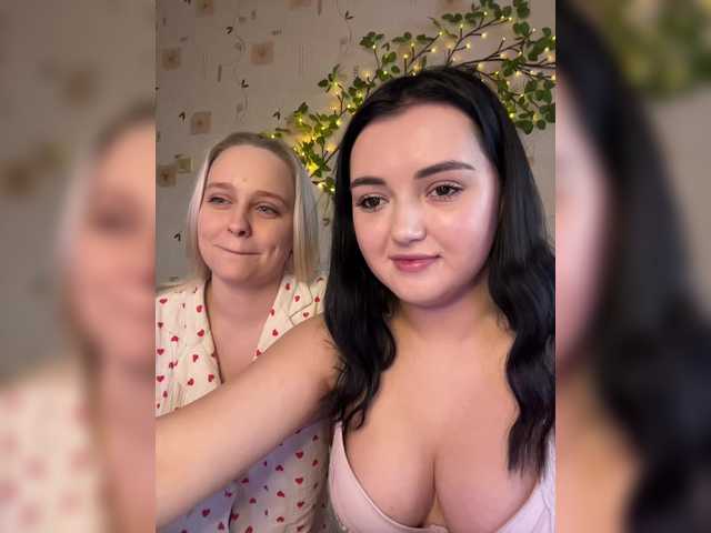 BellaAndAlice's BongaCams show and profile