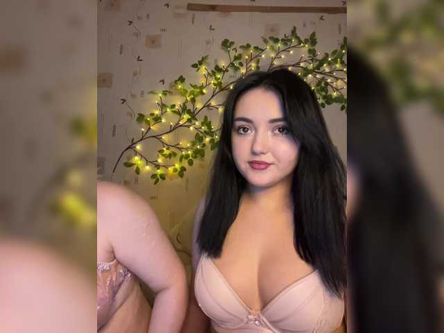 BellaAndAlice's BongaCams show and profile