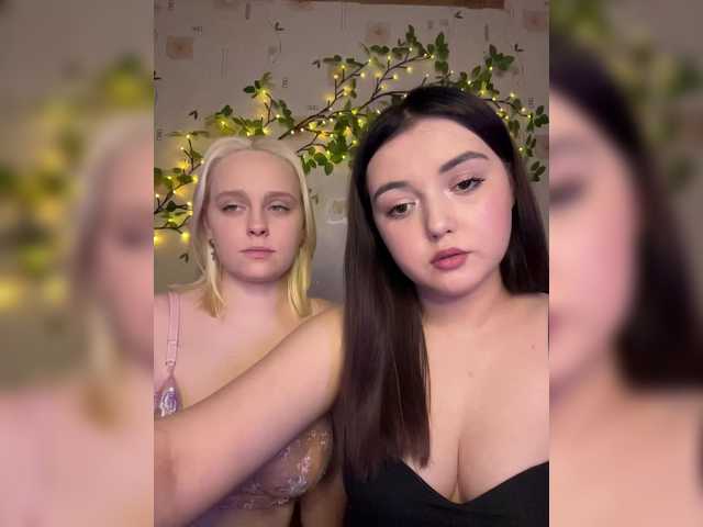 BellaAndAlice's BongaCams show and profile