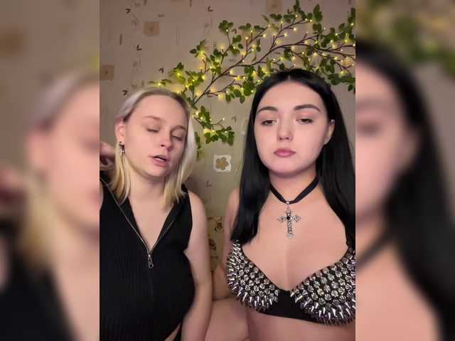 BellaAndAlice's BongaCams show and profile