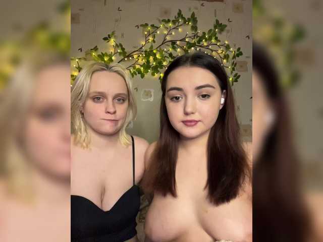 BellaAndAlice's BongaCams show and profile