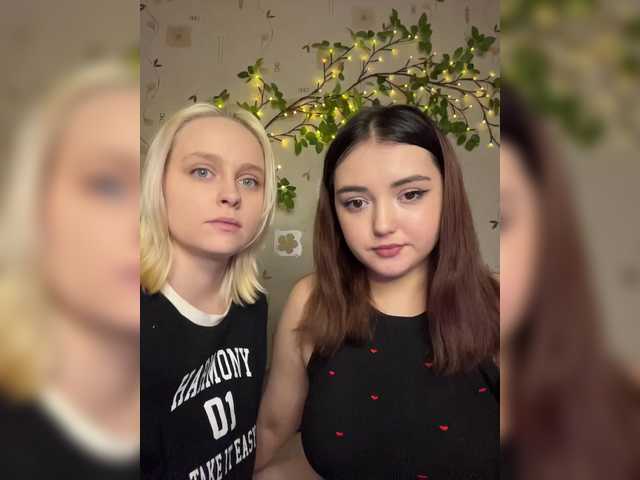 BellaAndAlice's BongaCams show and profile