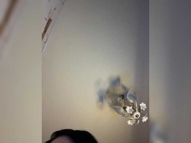 BellaAndAlice broadcasting live