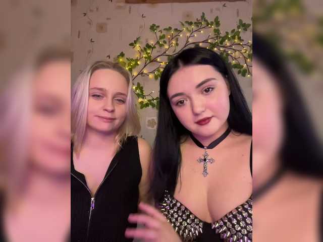 BellaAndAlice's BongaCams show and profile