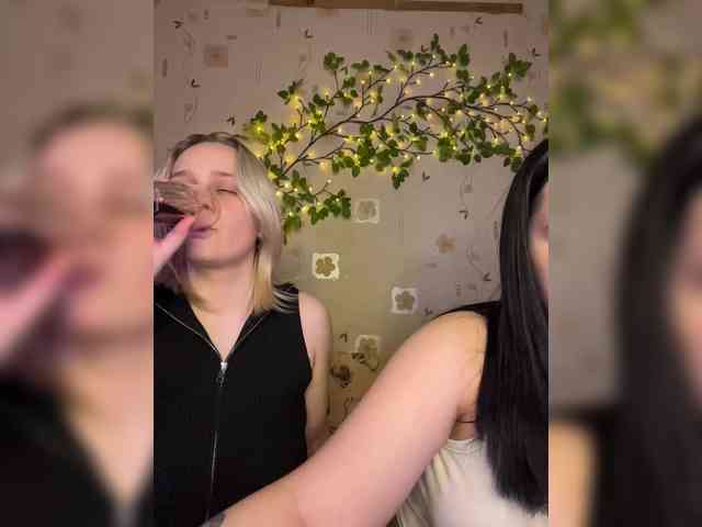 BellaAndAlice Live Webcam on BongaCams