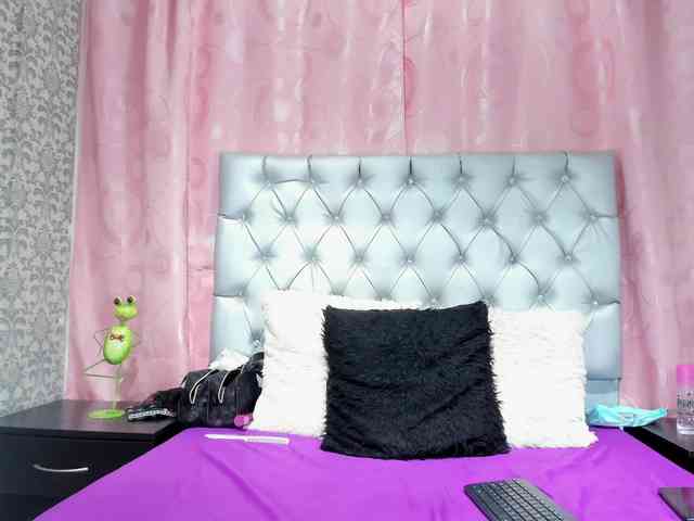 venenohot Live Webcam on BongaCams