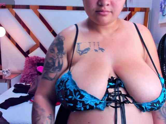 emily-karamelV webcam