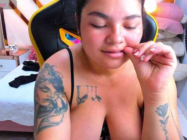 emily-karamelV webcam