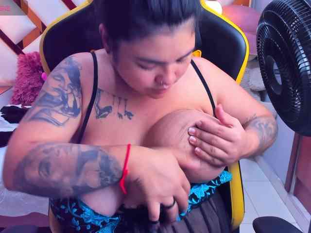 emily-karamelV webcam