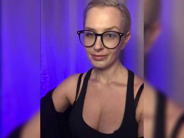 AlikBlack's BongaCams show and profile