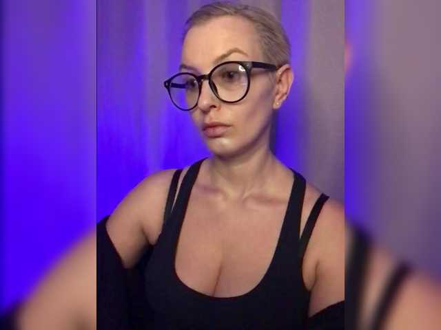 AlikBlack's BongaCams show and profile