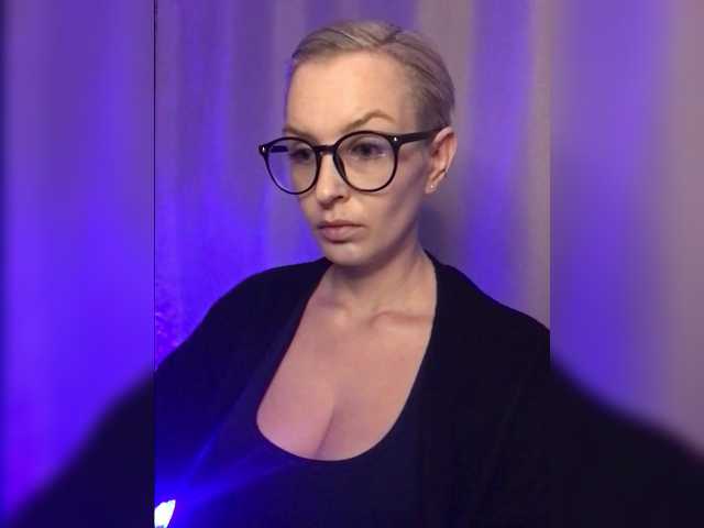 AlikBlack's BongaCams show and profile