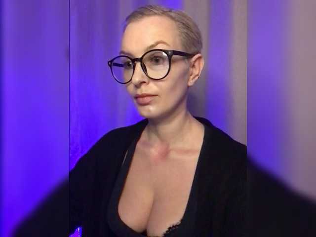 AlikBlack's BongaCams show and profile