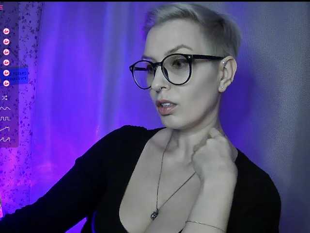 AlikBlack live cam profile