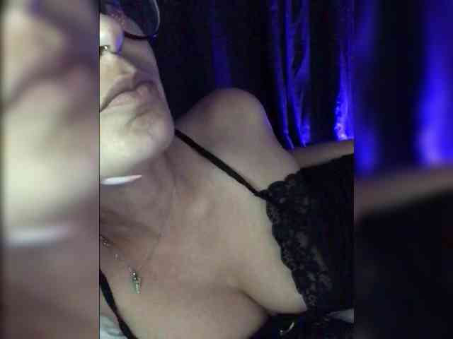 AlikBlack Live Webcam on BongaCams
