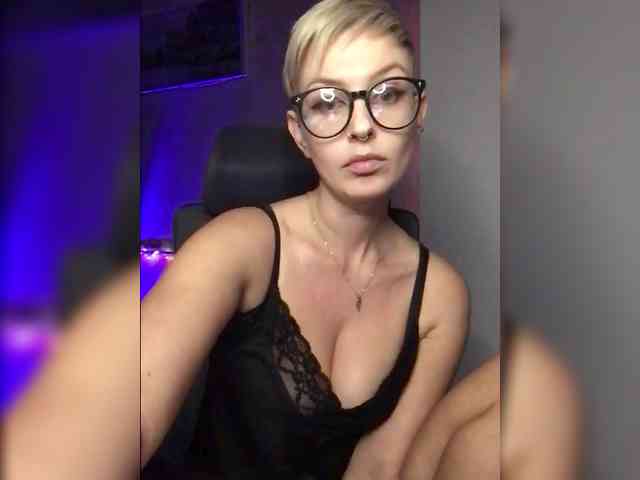 video chat nude AlikBlack