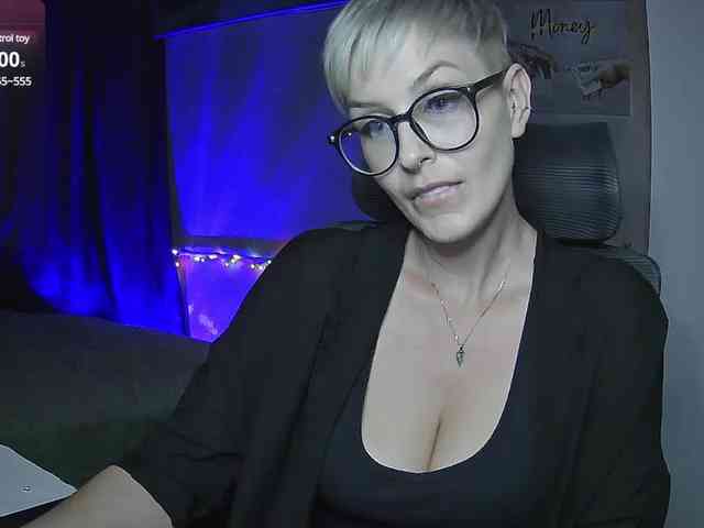 AlikBlack Live Webcam on BongaCams