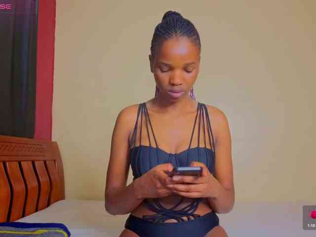 FreakkyAira webcam