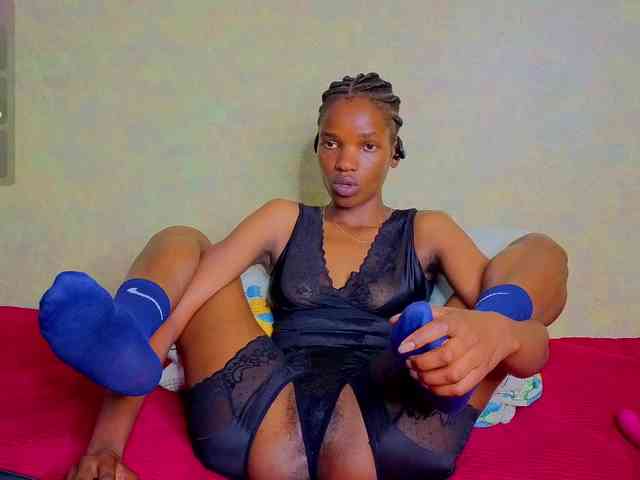 FreakkyAira webcam